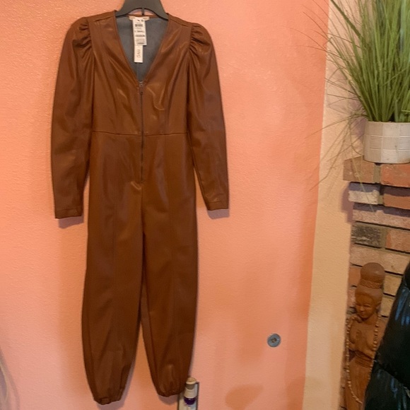 NWT V-Neck Jumpsuit - Picture 1 of 13